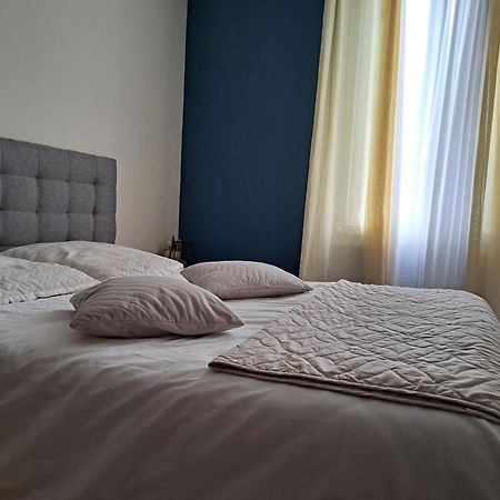 Chambre Spacieuse - Dressing - Sdb Communes - Parking Prive Nimes Ngoại thất bức ảnh