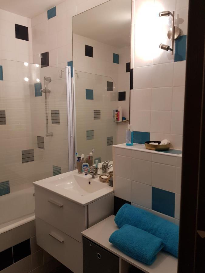 Chambre Spacieuse - Dressing - Sdb Communes - Parking Prive Nimes Ngoại thất bức ảnh