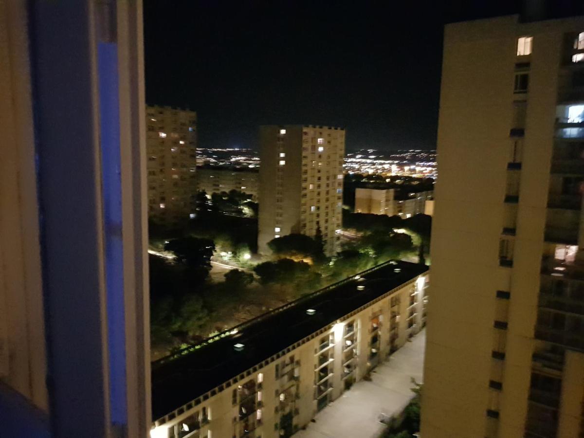 Chambre Spacieuse - Dressing - Sdb Communes - Parking Prive Nimes Ngoại thất bức ảnh