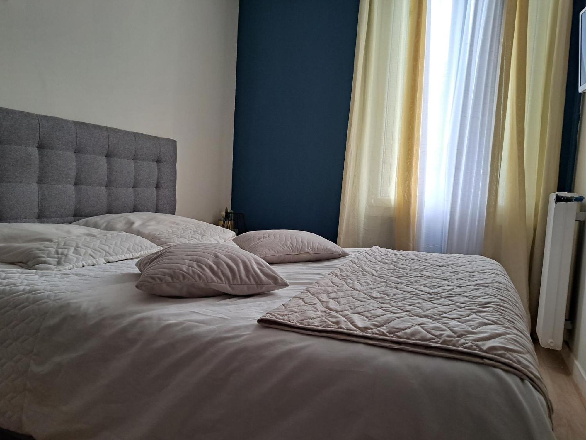 Chambre Spacieuse - Dressing - Sdb Communes - Parking Prive Nimes Ngoại thất bức ảnh